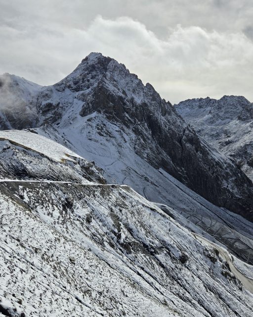Un magnifique saupoudrage de nos belles montagnes... Le col du Tourmalet en automne, on aime aussi ❤️
