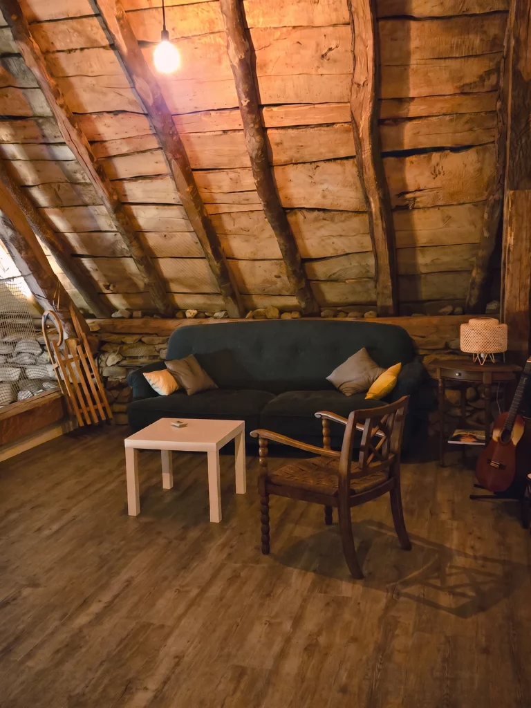 006_Cc2KRRdx_1200x1600webp_0-JS4nWw